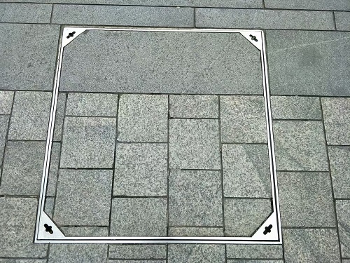 小區(qū)景觀應(yīng)用不銹鋼井蓋安裝效果圖
